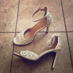 Lauren Conrad White peep toe sandals
